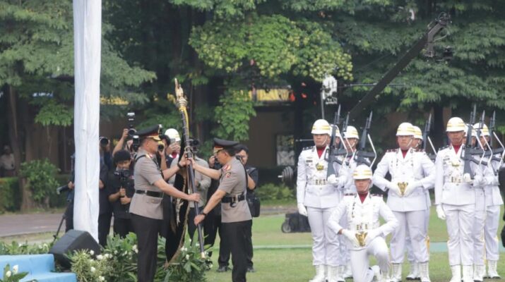 Panji Tribrata Diserahkan kepada Kapolri Suyudi, Jadi Simbol Estafet Kepemimpinan Polri